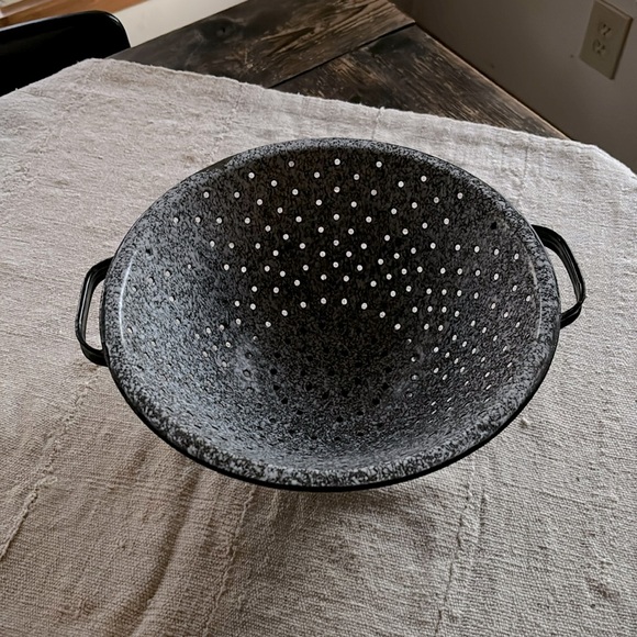 Antique Enamelware Colander - Picture 2 of 9